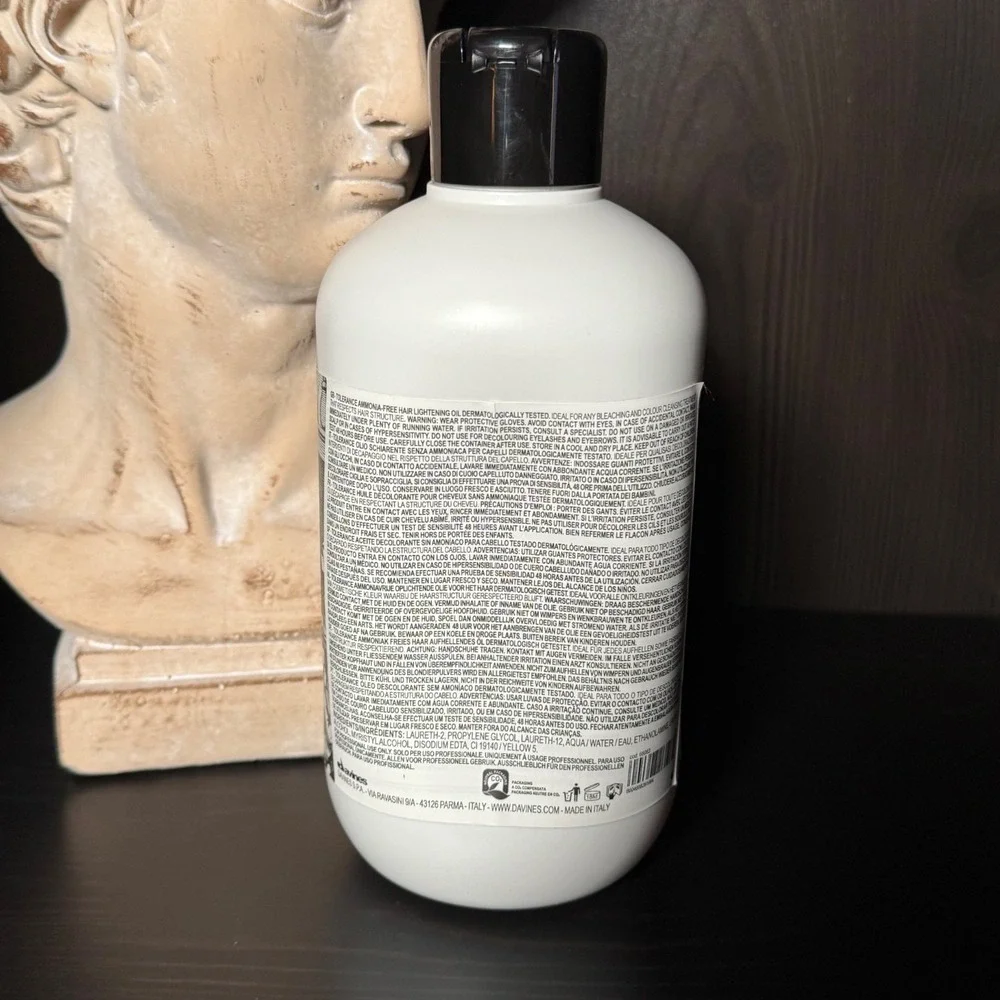 Davines The Century‎ of Light Tolerance Ammonia-Free Hair Lightening Oil 900ml